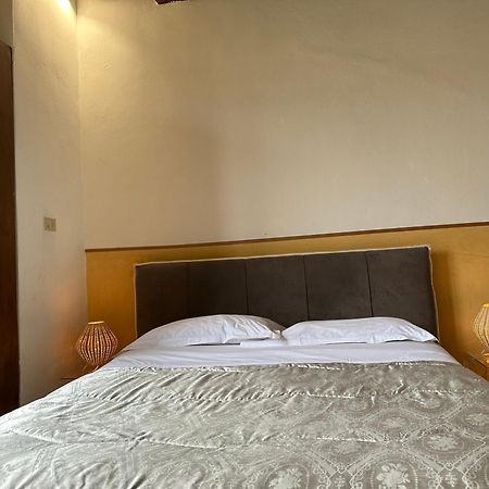 Ponte Vecchio Tower Apartment Florenţa Exterior foto
