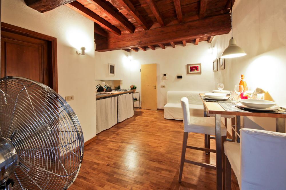 Ponte Vecchio Tower Apartment Florenţa Exterior foto